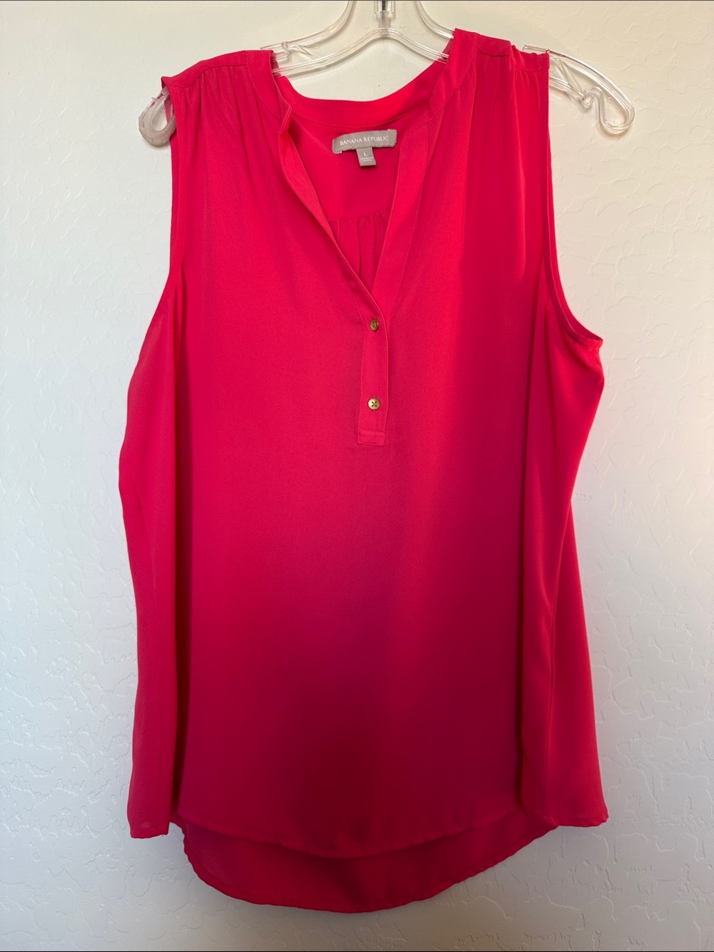 Banana Republic Sleeveless Split V-Neck Henley Blouse - Large